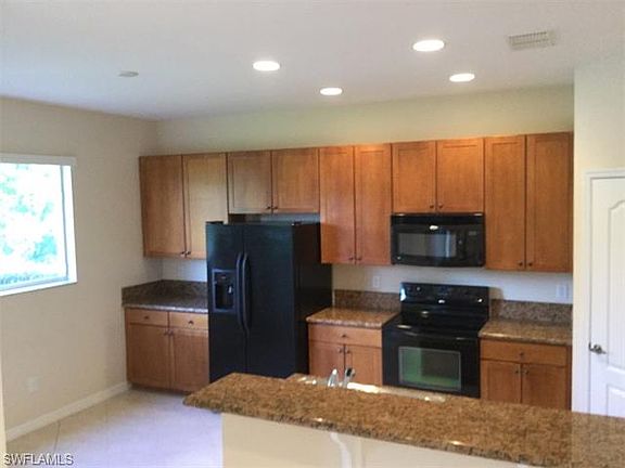 5th image of 10260 Olivewood Way Unit 60