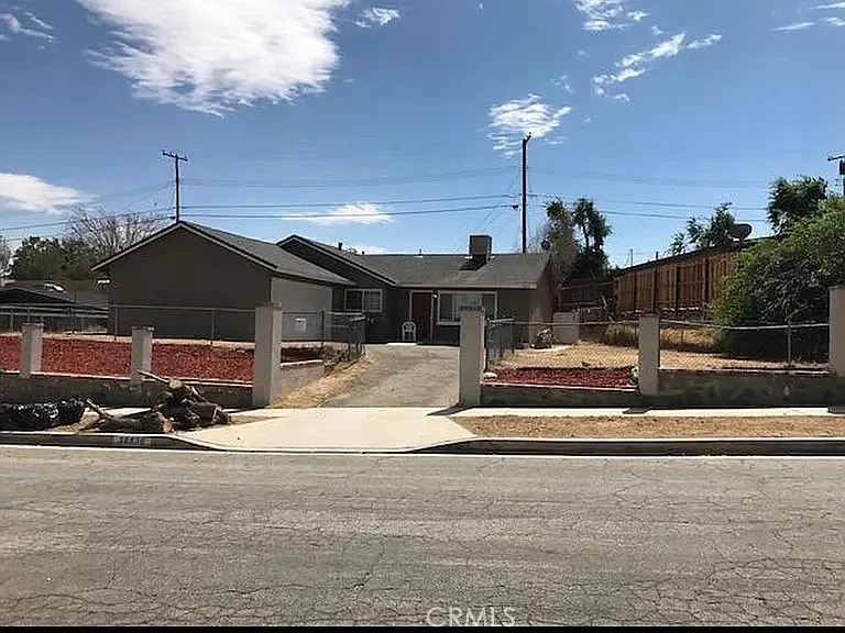 38836 Foxholm Dr — Photo 1