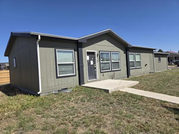 111 Juniper Cir, Log Lane Village, CO 80705