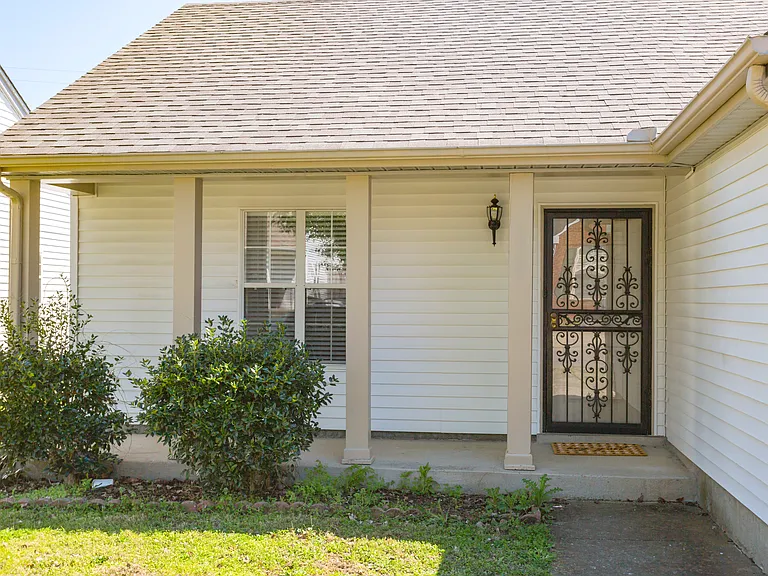 1005 Looby Cir — Photo 21