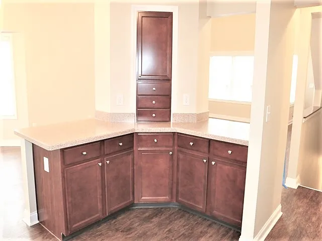 386 Hemhill Dr — Photo 3