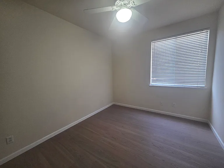 2086 Shenandoah Dr — Photo 12