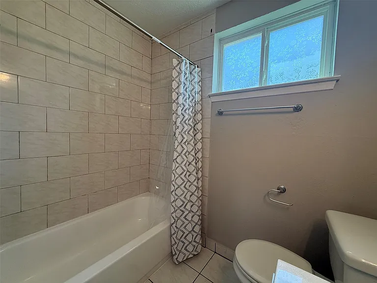 723 Onaleigh Dr — Photo 8