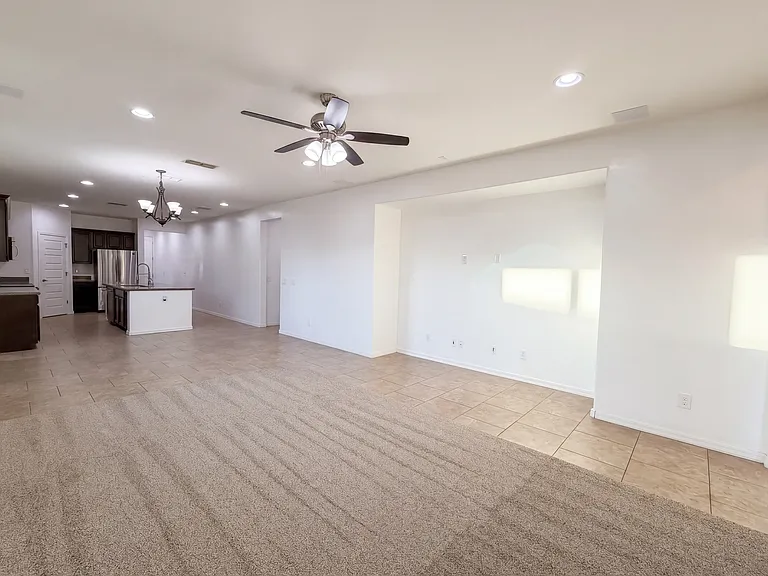 146 E Bernie Ln — Photo 3