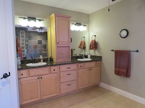 MB has walkin shower & tub