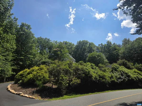 281 Jefferson Dr, Palmyra, VA 22963
