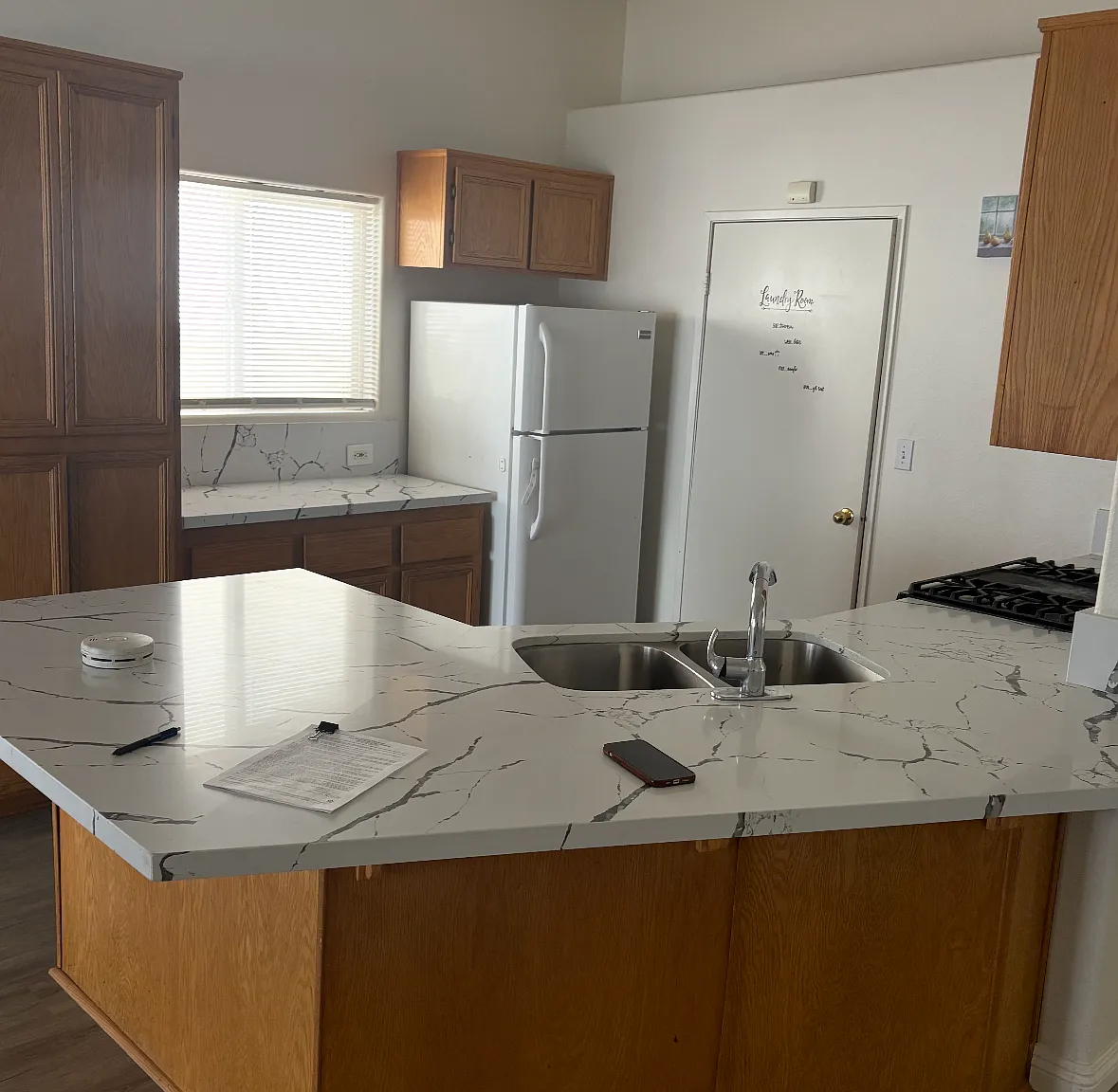 3 bed, 1393 sqft, $2,500 — Photo 2