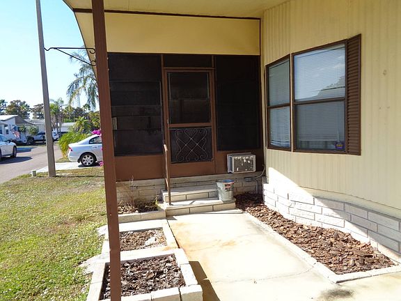 4th image of 7125 Amora Ave