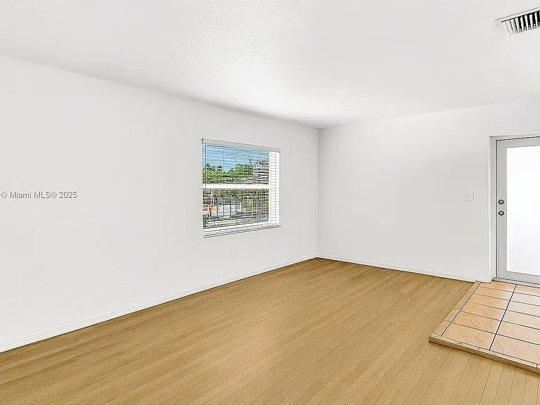 3415 SW 15th St #2 — Photo 3
