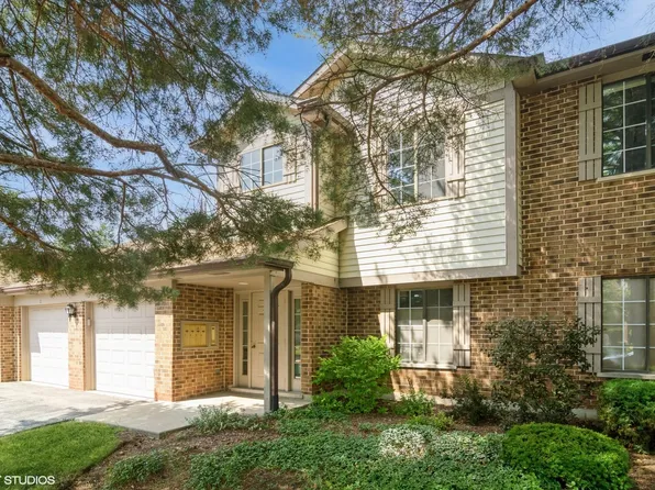 4130 N Pheasant Trail Ct Unit 2, Arlington Heights, IL 60004