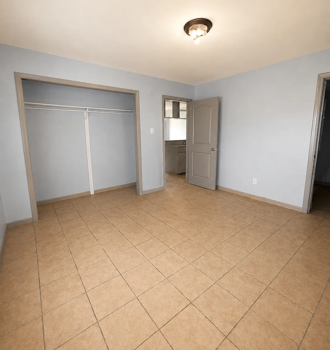 E Houston - 7 — Photo 4