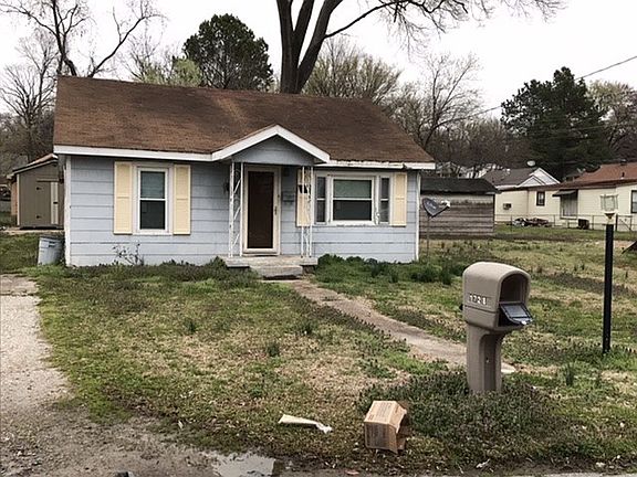 2nd image of 1728 Glenn St