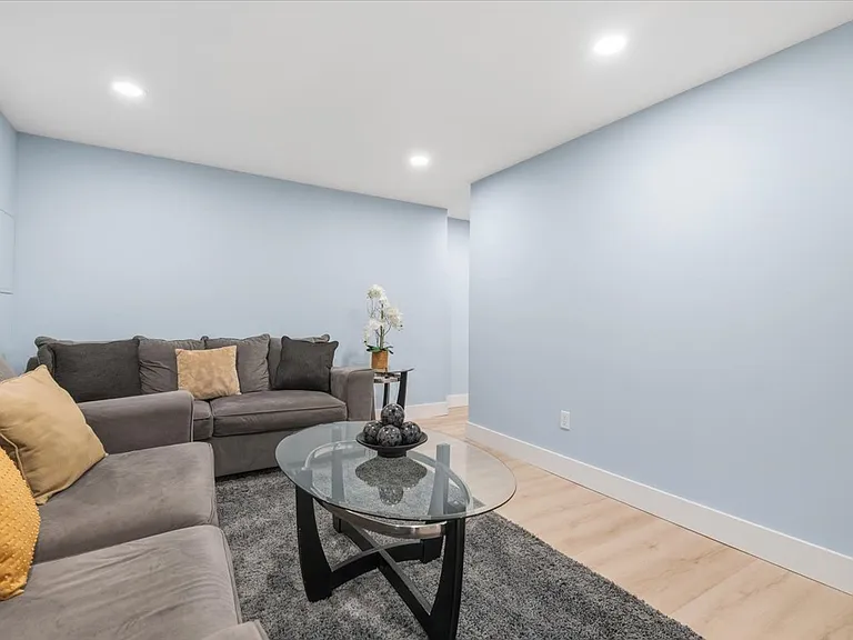 11 N Woods Rd — Photo 24