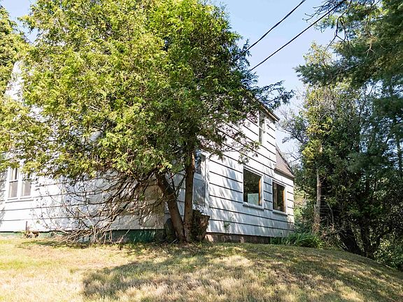 3rd image of 614 Southampton Rd