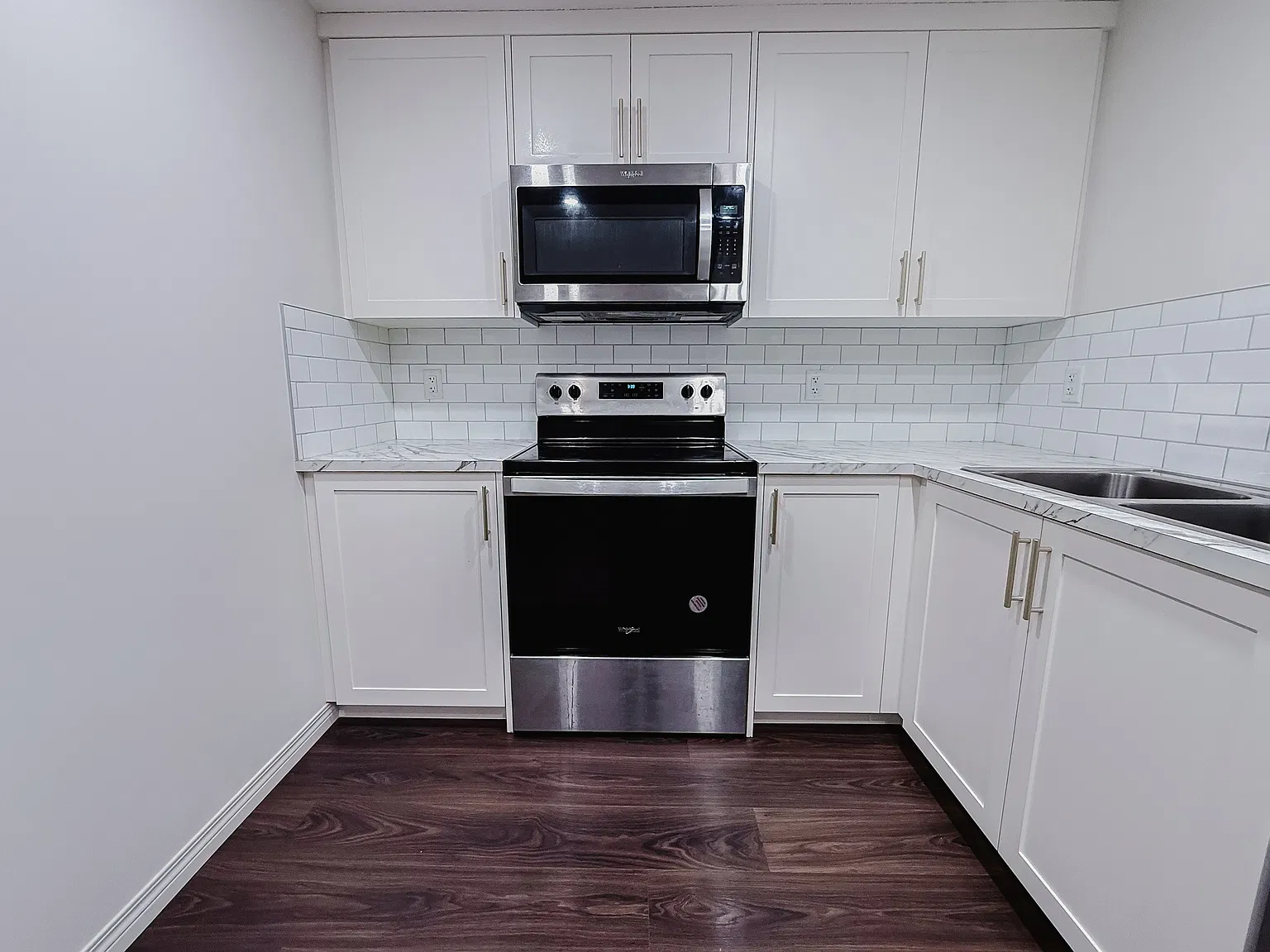 86 Creekside Manor SW, Calgary - Lower — Photo 3