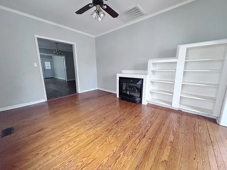 609 Warner Ave — Photo 4