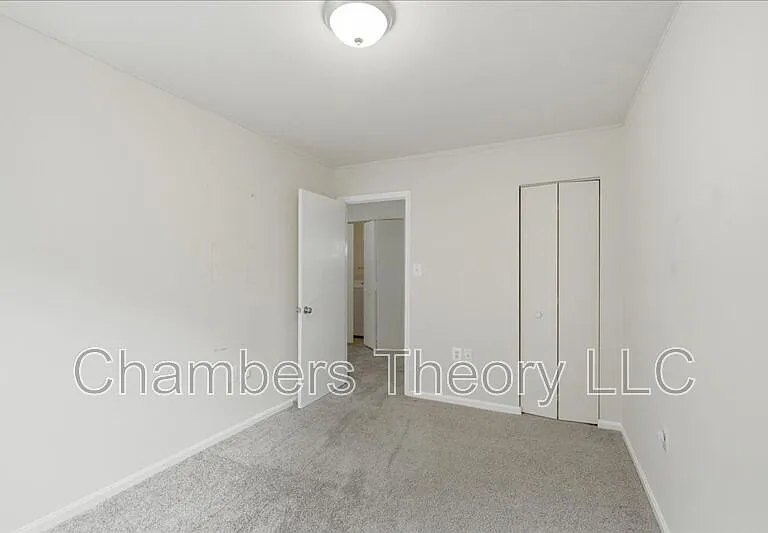 12181 Old Salem Ct — Photo 17