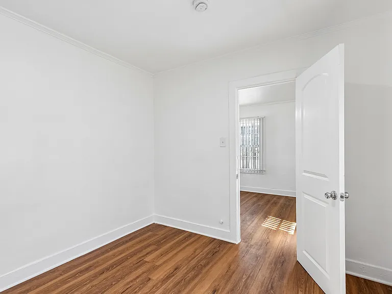 4214-4240 S. Hoover St. — Photo 15