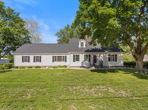 520 S Main St, Gifford, IL 61847