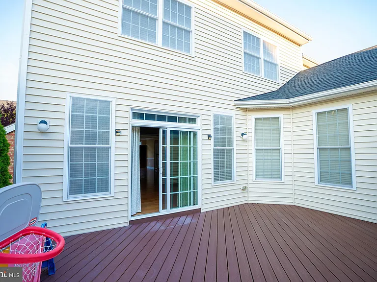 22535 Willington Sq — Photo 62