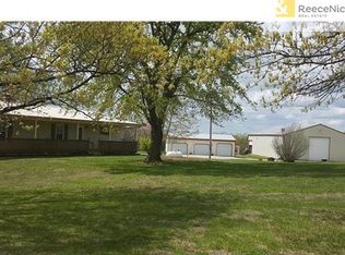 306 SW 31st St, Oak Grove, MO 64075