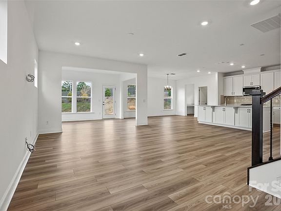 4th image of 9347 Moss Plantation Ave
