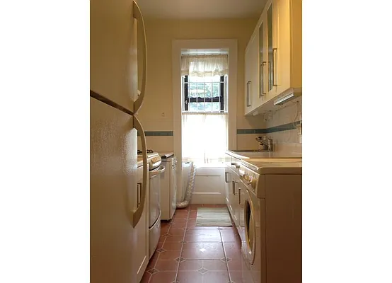 Rented by Warburg | media 20