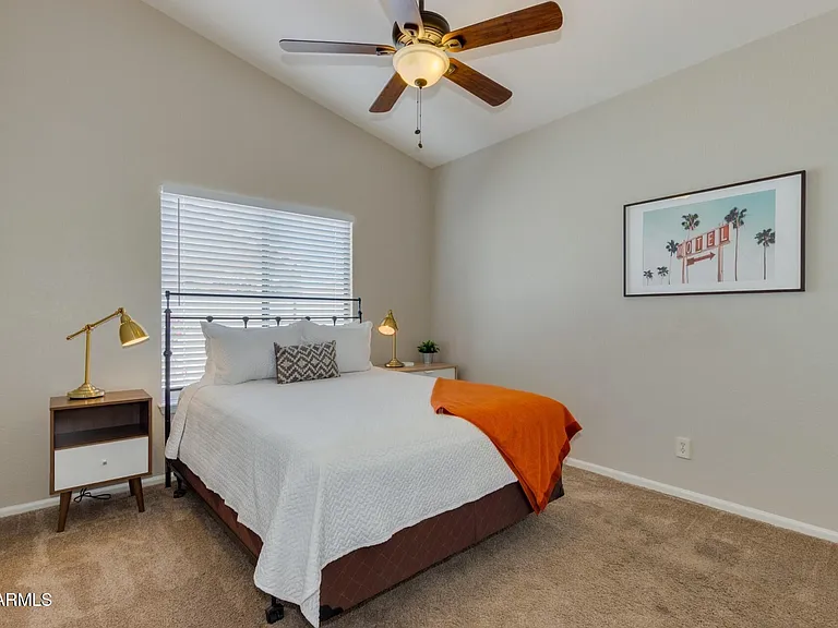 1585 W Honeysuckle Ln — Photo 22