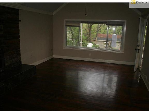 3rd image of 2140 Hillside Dr
