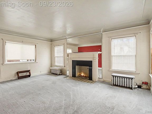 5th image of 4025 Pasadena St