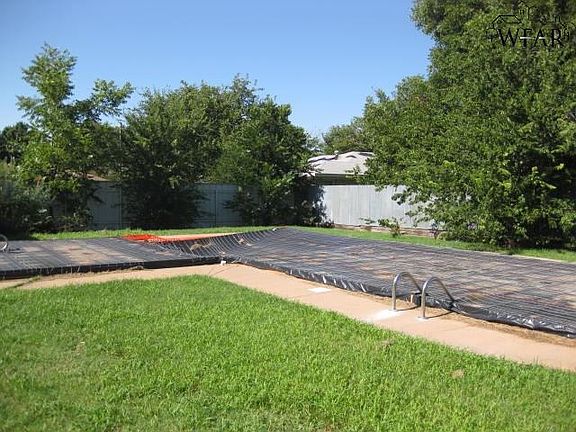 5th image of 402 W Aldine St