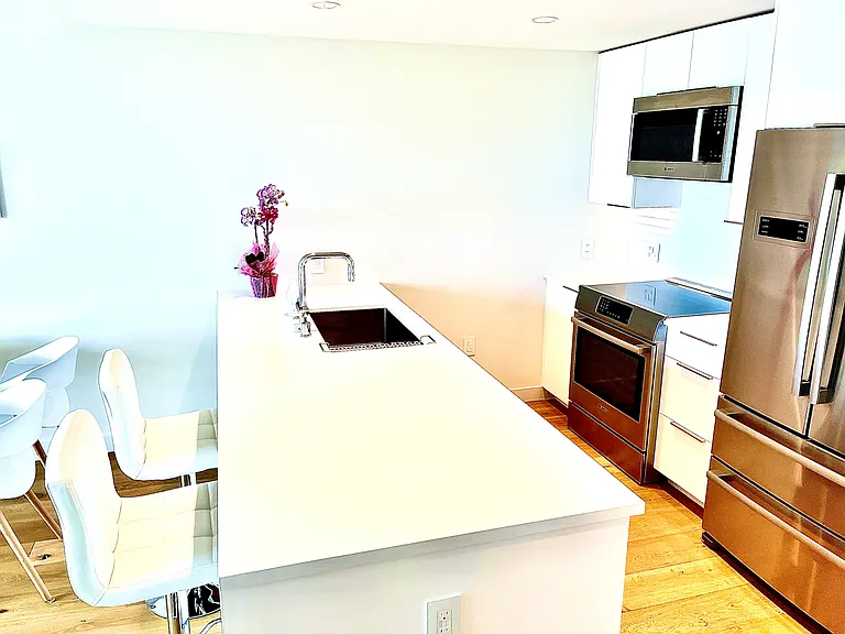 1001 Queen St #3308 — Photo 5