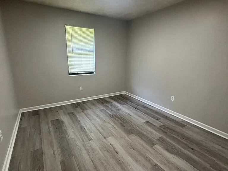 105 Wheeler Dr — Photo 18