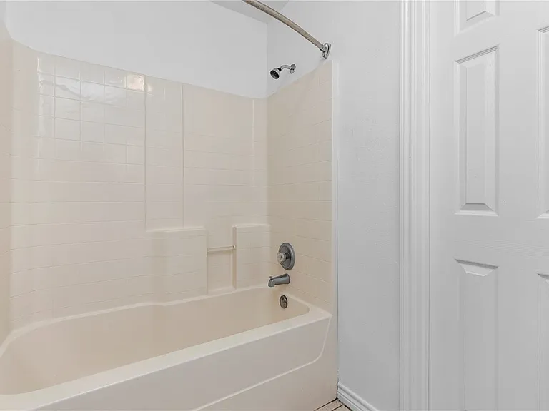 3511 Farah Dr — Photo 24