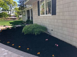 30 Gloria Blvd, Hauppauge, NY 11788