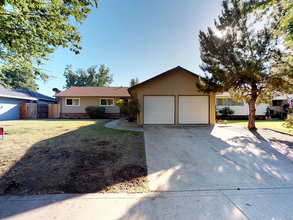 1st image of 226 Leslie Ave