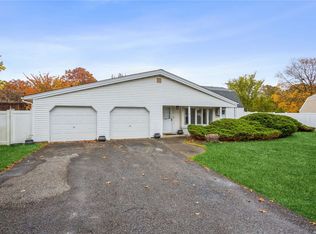 1 Honeysuckle Ln, Holtsville, NY 11742