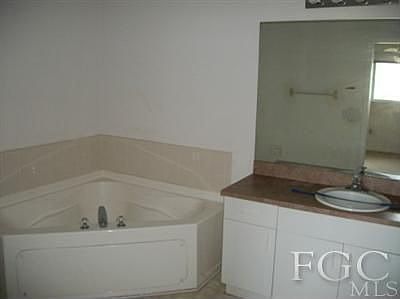 3rd image of 205 Manasota St