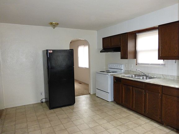 5th image of 4039 Woodcliffe Ave