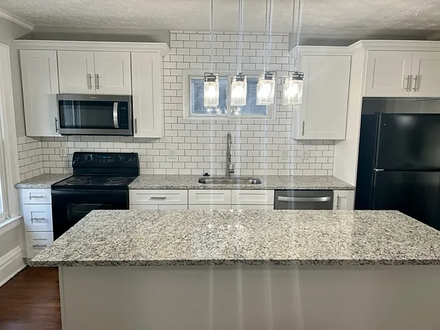 891 Wilson Ave — Photo 4