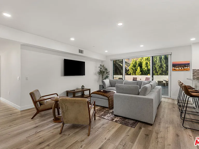 4806 Sylmar Ave #Penthouse 2 — Photo 32