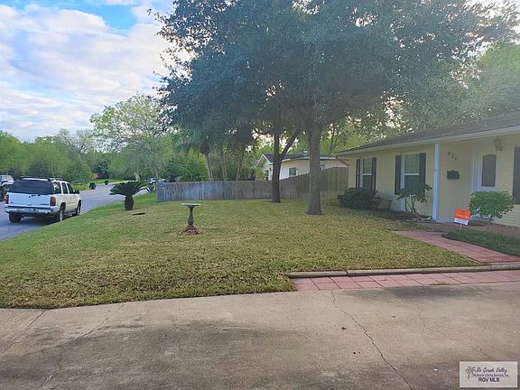 4th image of 820 E Ebony Dr