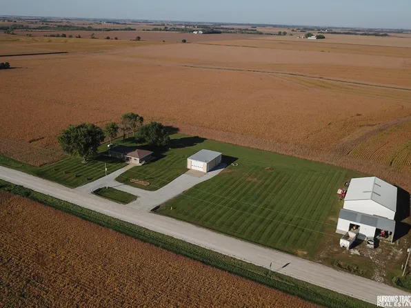 8206 310th St, Murdock, NE 68407