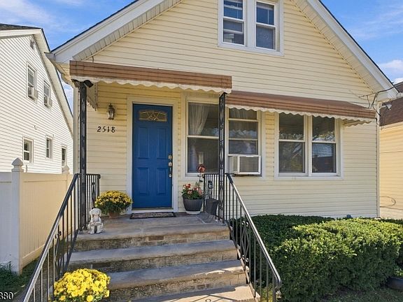 5th image of 2518 Ogden St