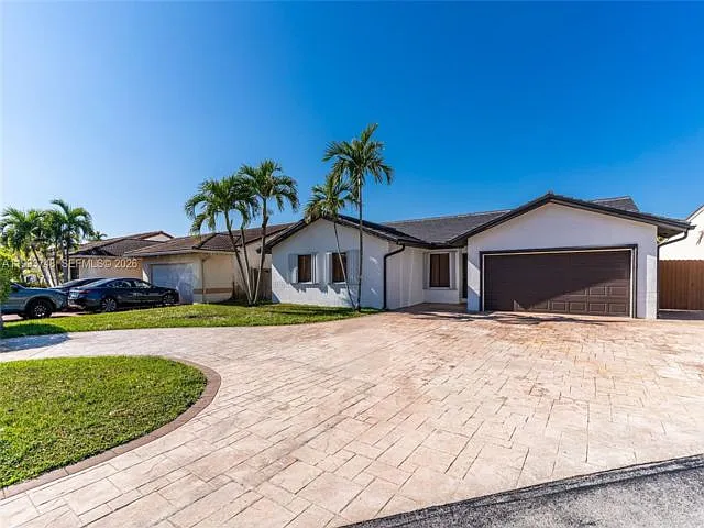10290 SW 145th Pl — Photo 2