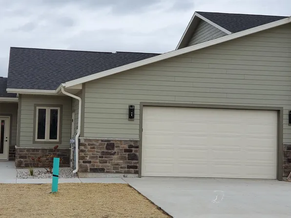 420 Louis Ln, Baraboo, WI 53913