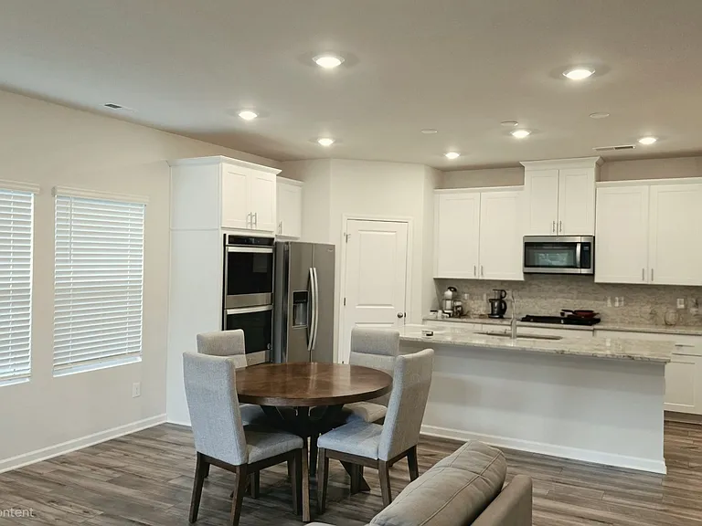 Kitchen/Livingroom