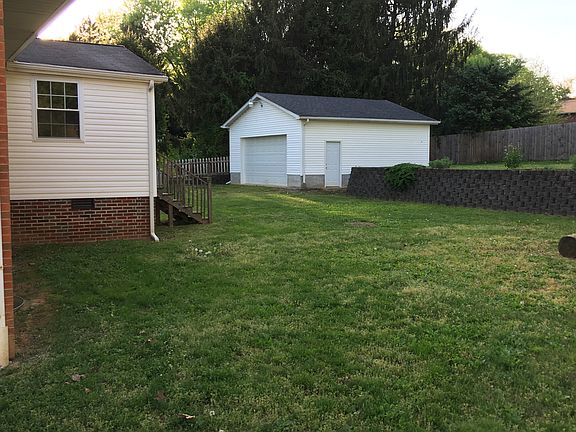 2 car garage w/storage loft