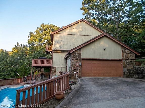 2nd image of 2624 Glen Flora Way