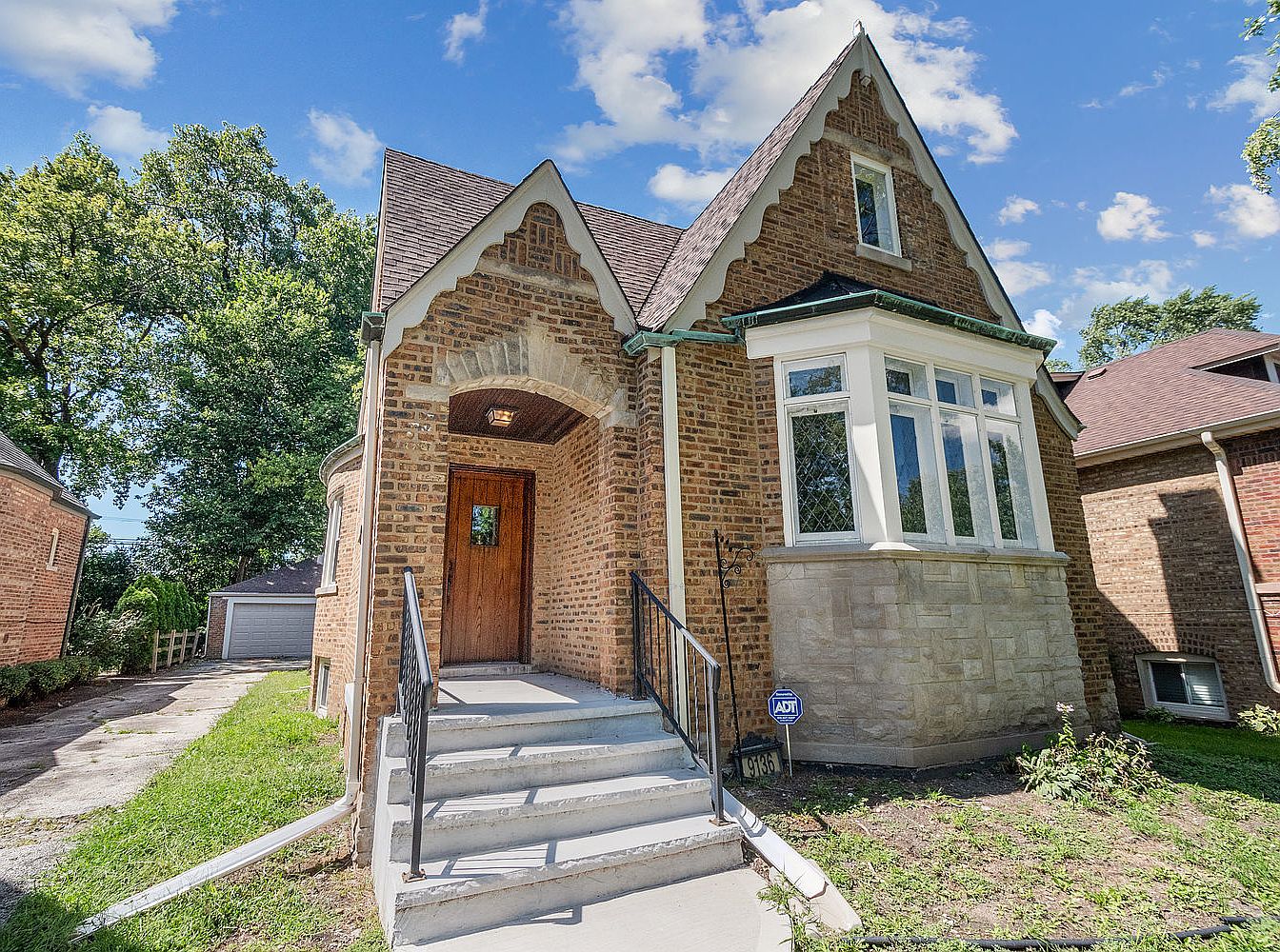 9136 S Oakley Ave, Chicago, IL 60643 | Zillow